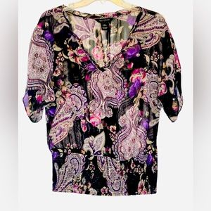 White House Black Market
Sheer Dolman  Sleeves Smocked Elastic Waist  Top‎ Sz XS